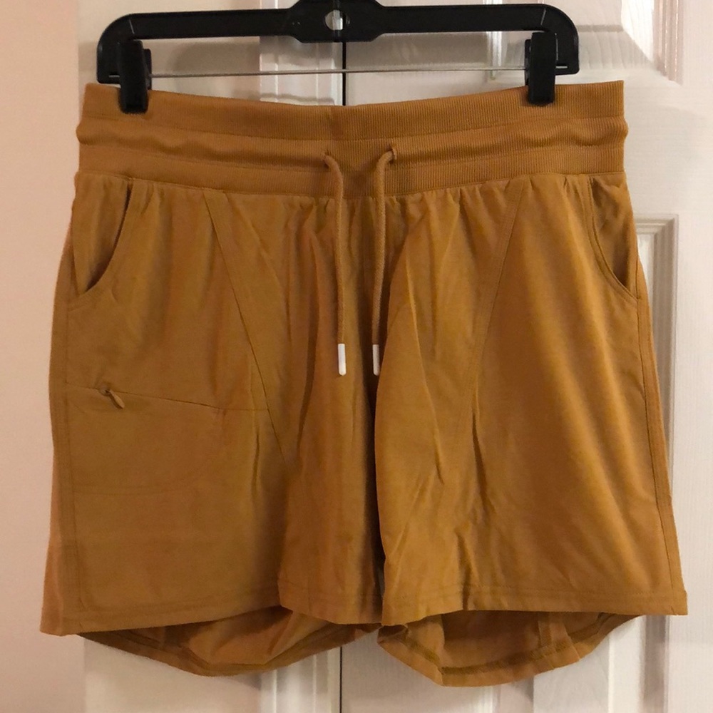 Dark khaki brand new Zyia canyon shorts. 6” inseam